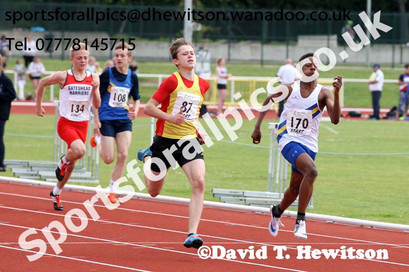 Boys under-15s 200 metres, Northern Under-13s, U-15s and 17s Championships. Photo: David T. Hewitson/Sports for All Pics